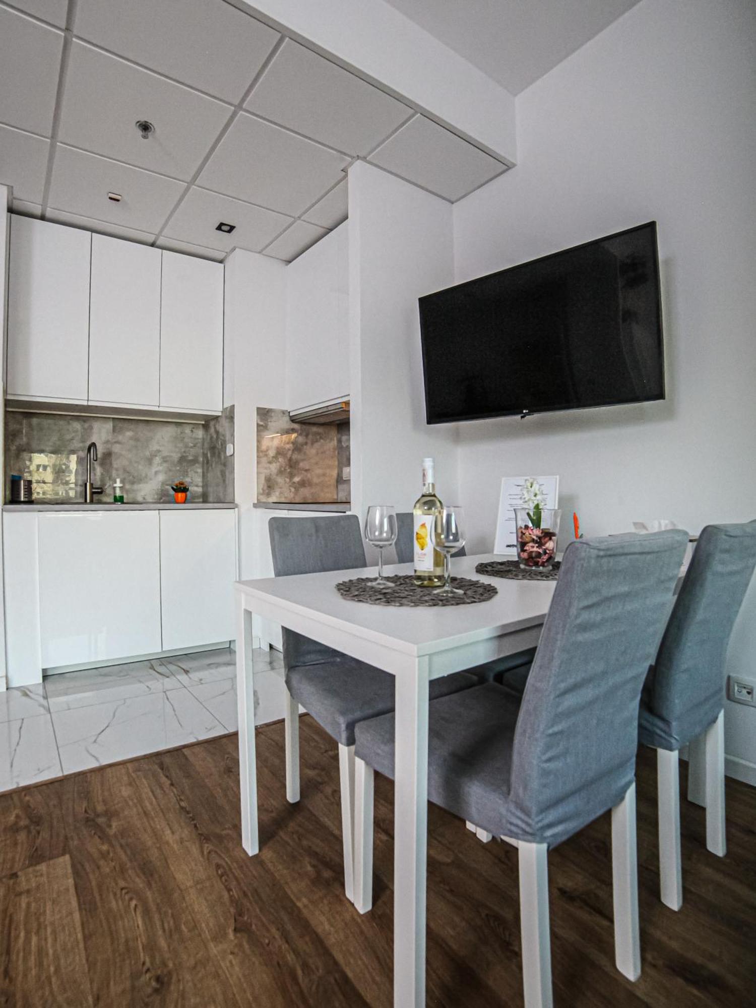 Big City Life Apartments - Bliska Wola Tower A Varšava Exteriér fotografie
